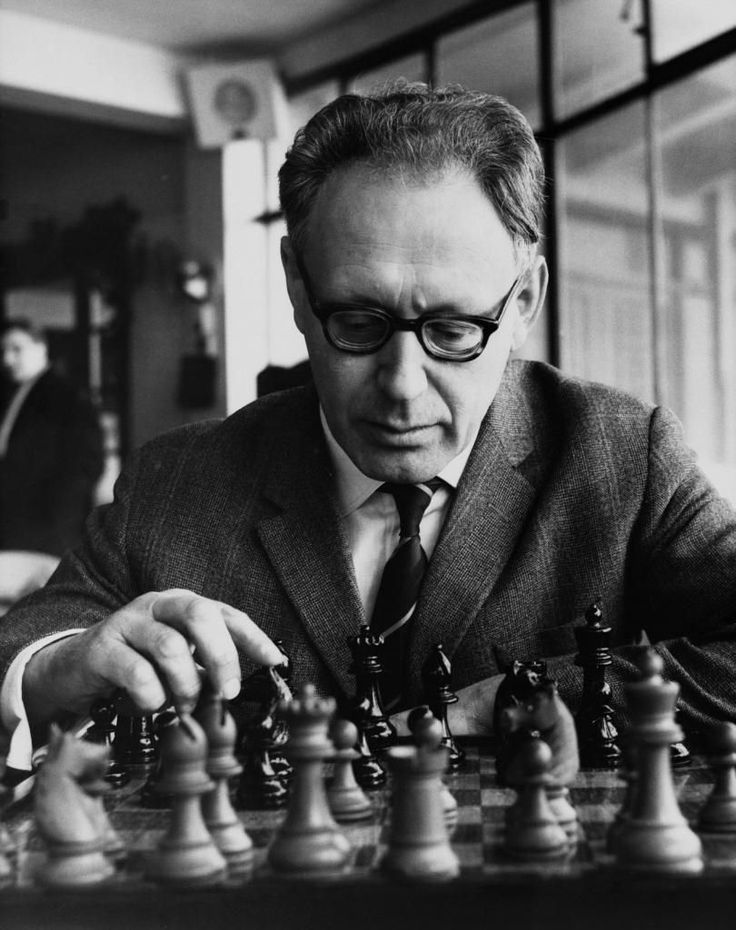 Mikhail-Moiseyevich-Botvinnik